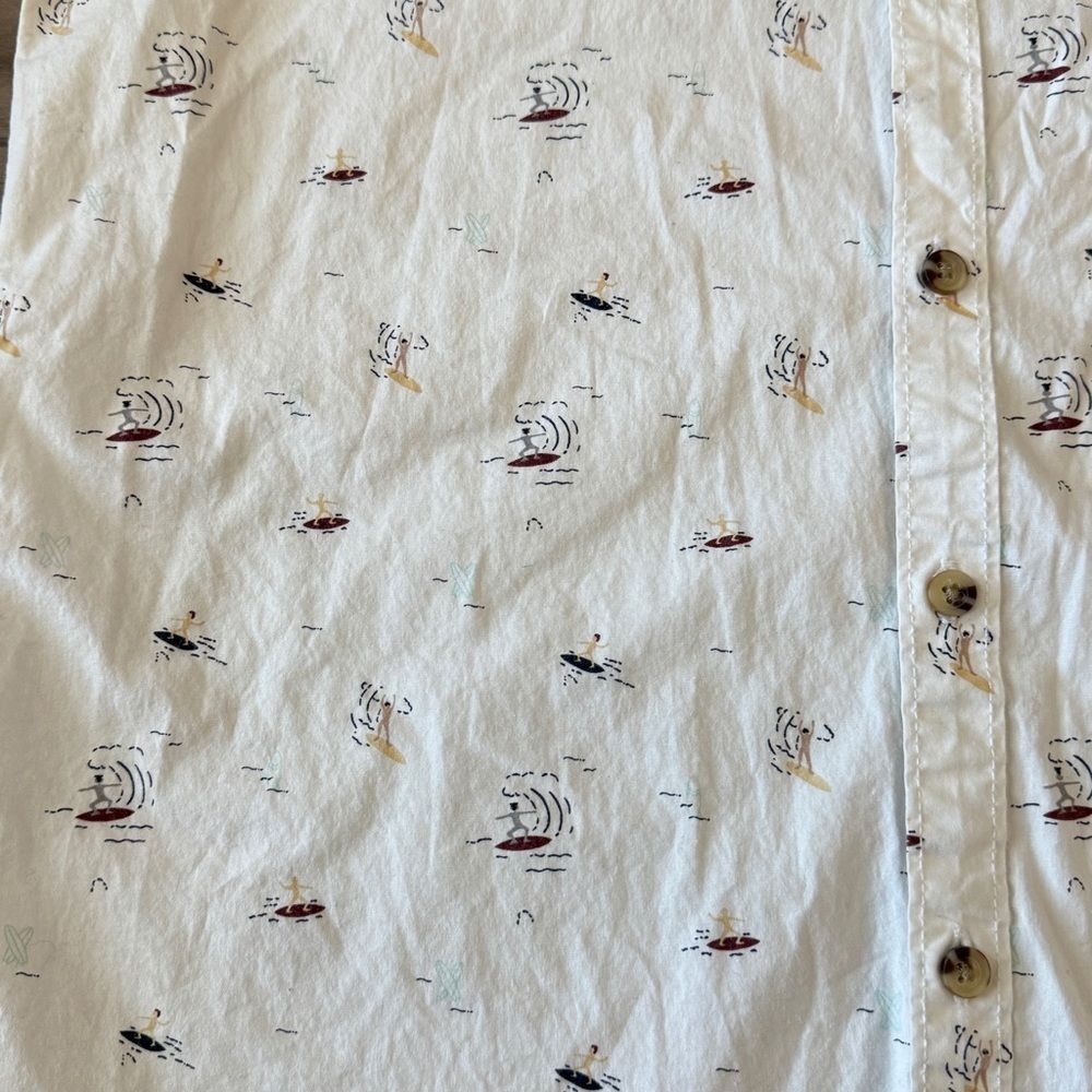 Free Planet White w/Surfers Patterned Men's Button Down Shirt Size Large - Picture 6 of 7